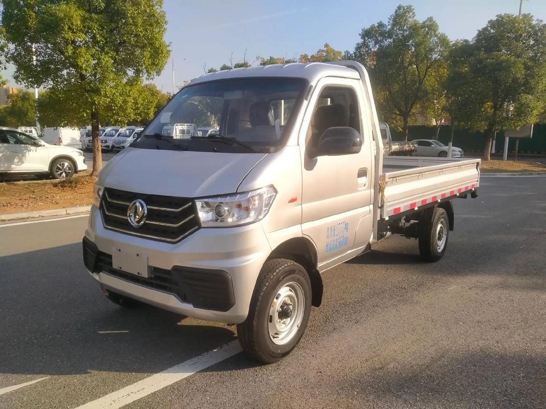 东风卡车载货_小型东风货车_东风小卡货车适合在城市还是乡村道路行驶？